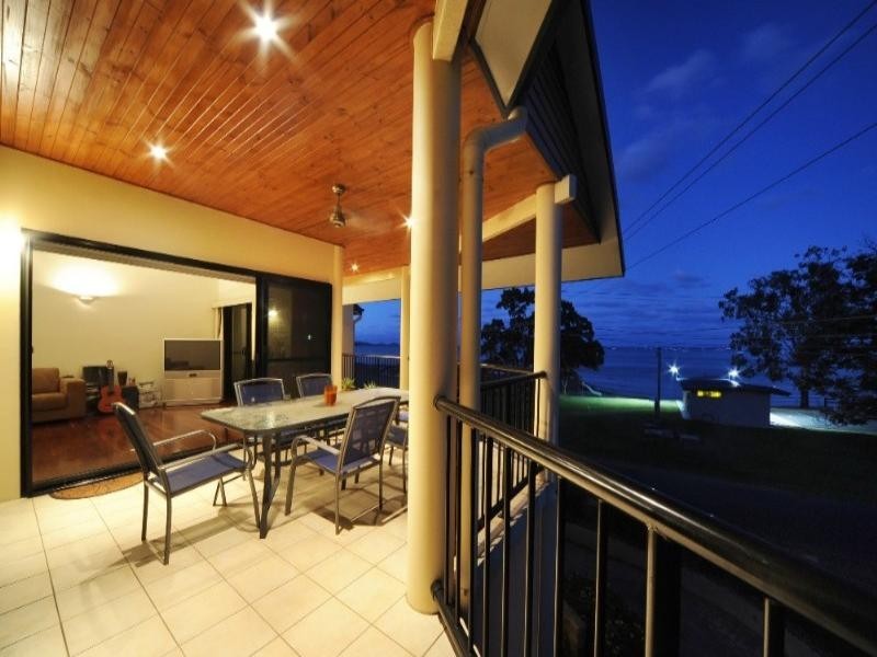 7/36 Coral Esplanade, Cannonvale QLD 4802