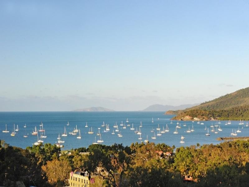 14 Nara Avenue, Airlie Beach QLD 4802