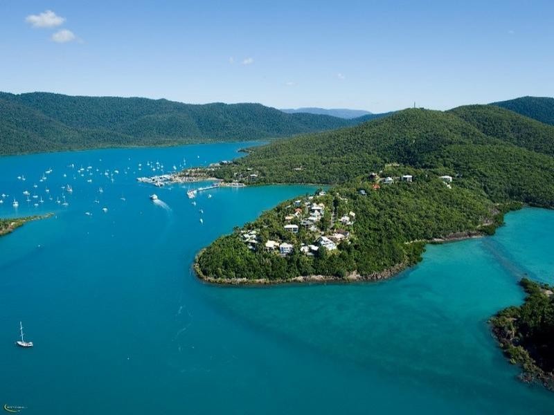 11 Warrain Street, Shute Harbour QLD 4802