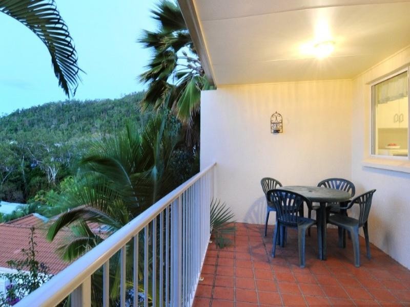 2/12 Eshelby Drive, Cannonvale QLD 4802