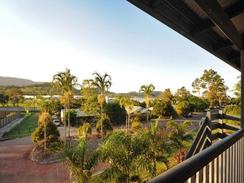 37 South Molle Boulevard, Cannonvale QLD 4802