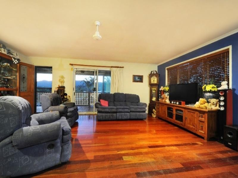 37 South Molle Boulevard, Cannonvale QLD 4802