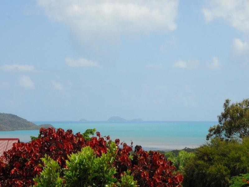 Lot 6/14 Hamilton Avenue, Cannonvale QLD 4802