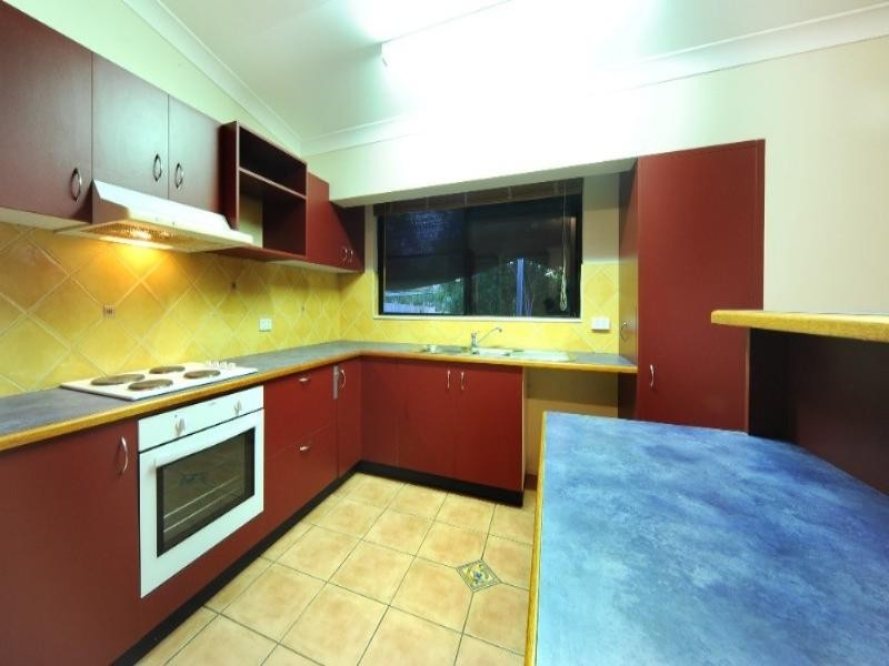 32 Valley Drive, Cannonvale QLD 4802