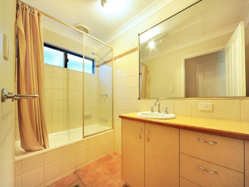 32 Valley Drive, Cannonvale QLD 4802