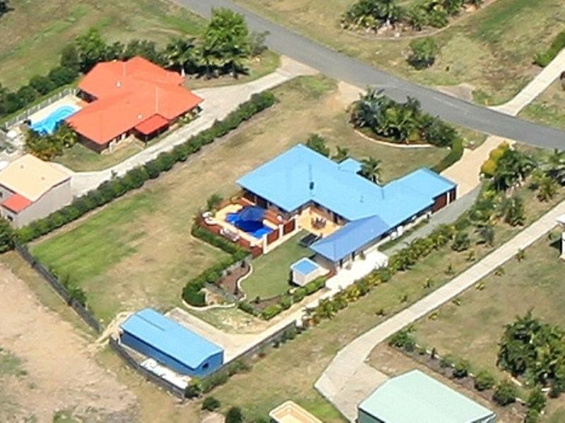 10 Pepperberry Lane, Cannonvale QLD 4802