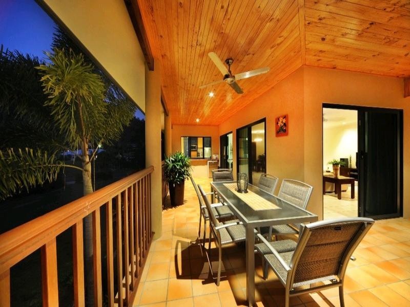 10 Pepperberry Lane, Cannonvale QLD 4802