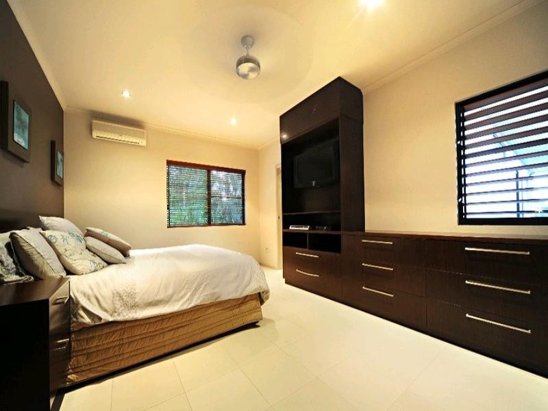 10 Pepperberry Lane, Cannonvale QLD 4802