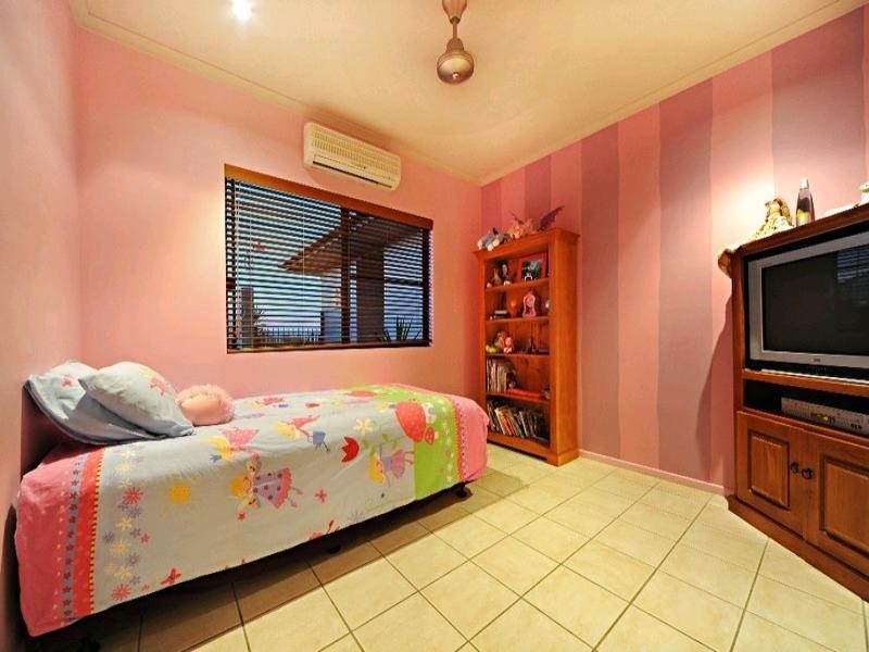 10 Pepperberry Lane, Cannonvale QLD 4802