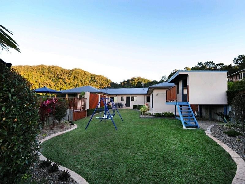 10 Pepperberry Lane, Cannonvale QLD 4802