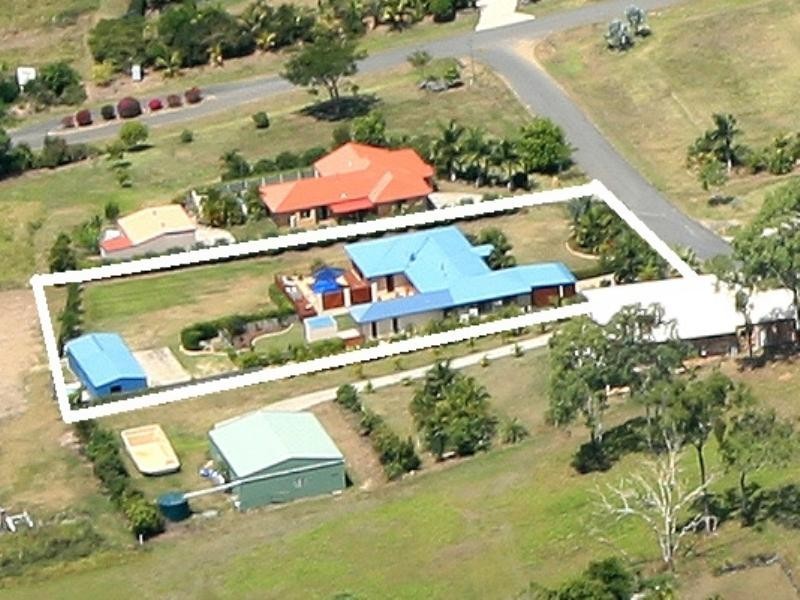 10 Pepperberry Lane, Cannonvale QLD 4802