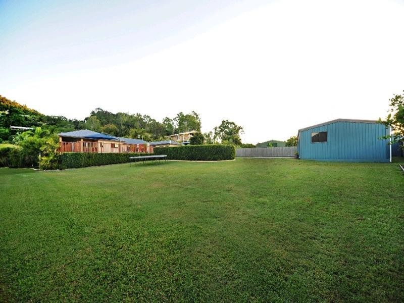 10 Pepperberry Lane, Cannonvale QLD 4802