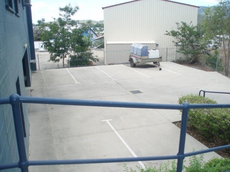 3/6 Commerce Close, Cannonvale QLD 4802