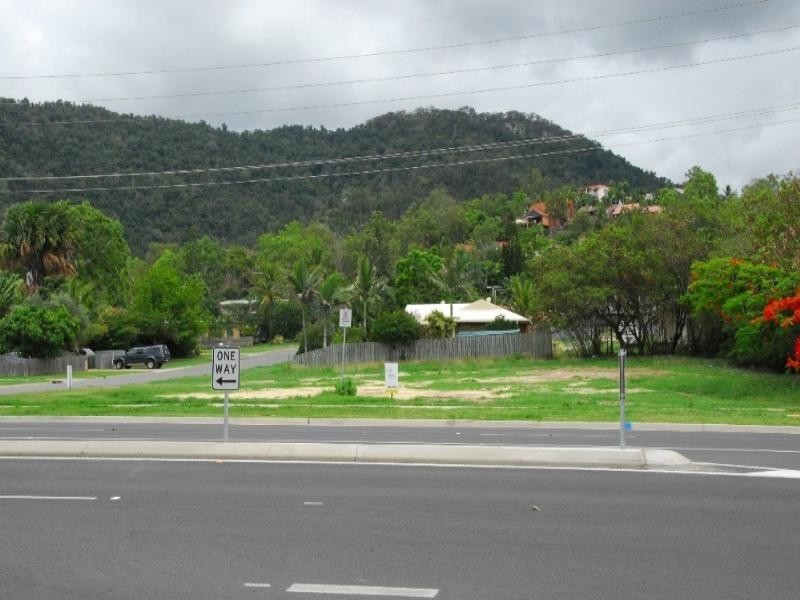 Lot 1/182 Shute Harbour Road, Cannonvale QLD 4802