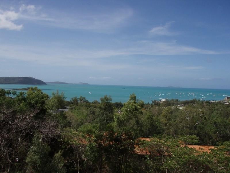 19 Woodwark Crescent, Cannonvale QLD 4802