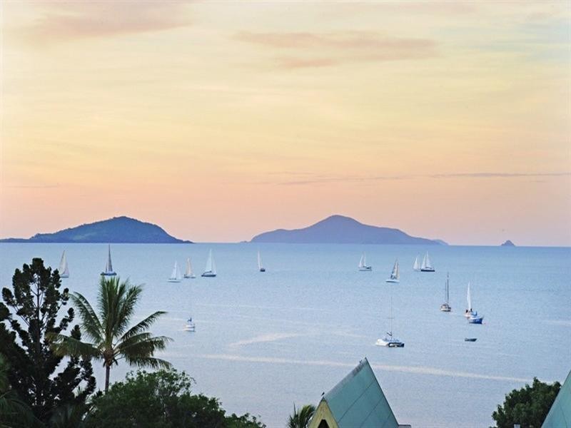 21 & 21a/5 Golden Orchid Drive, Airlie Beach QLD 4802