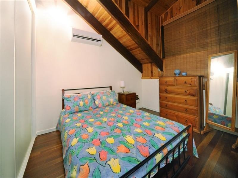 6 Harbour Avenue, Shute Harbour QLD 4802