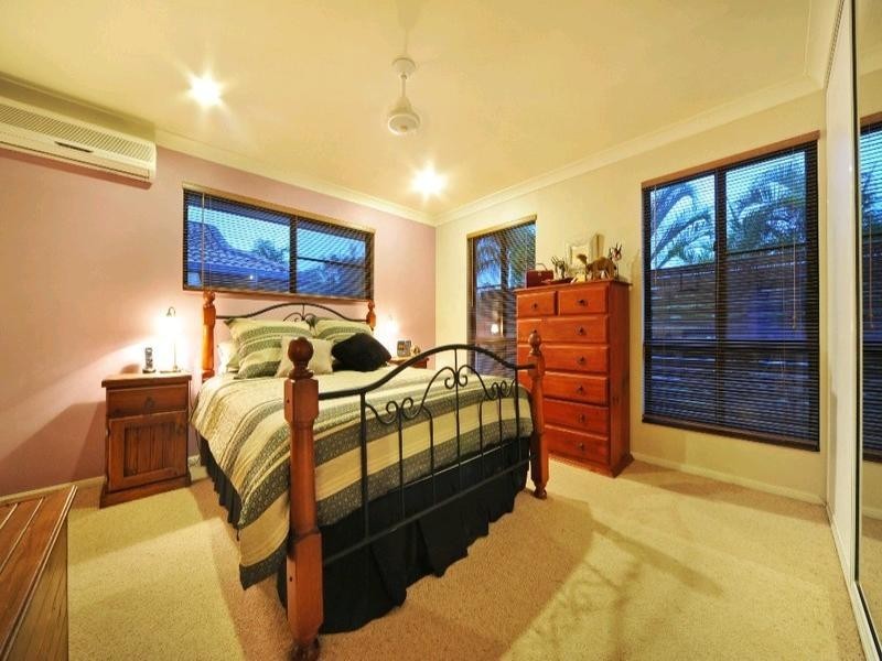 30 Valley Drive, Cannonvale QLD 4802