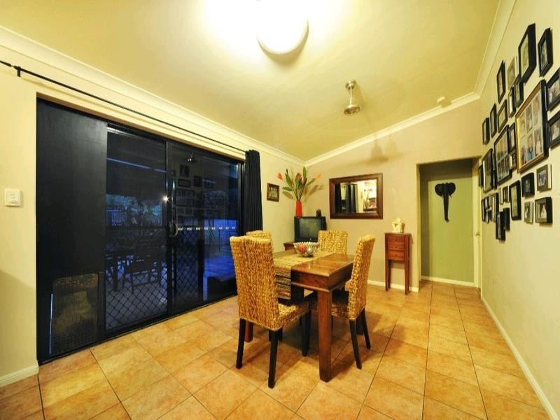 30 Valley Drive, Cannonvale QLD 4802