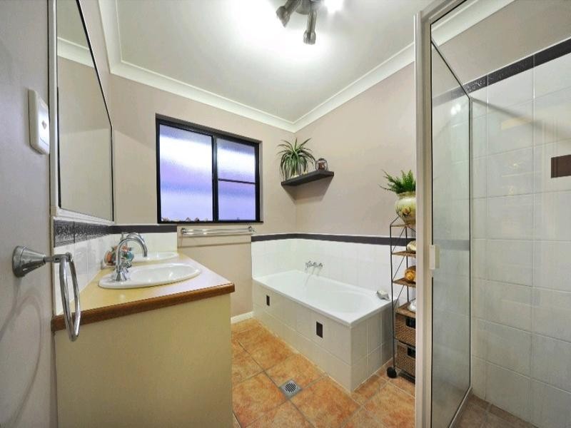 30 Valley Drive, Cannonvale QLD 4802