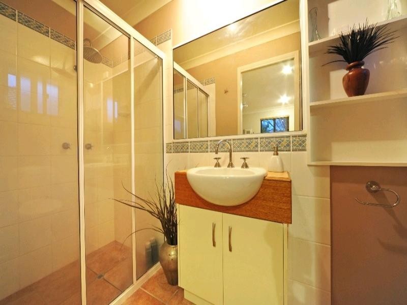 30 Valley Drive, Cannonvale QLD 4802