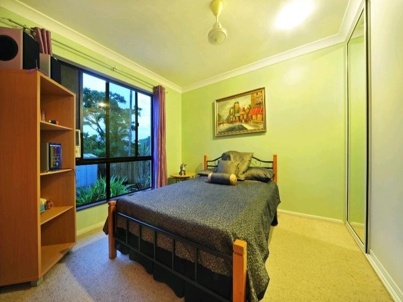 30 Valley Drive, Cannonvale QLD 4802