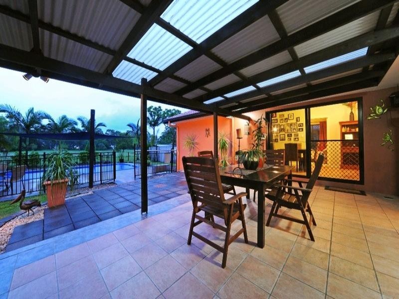 30 Valley Drive, Cannonvale QLD 4802