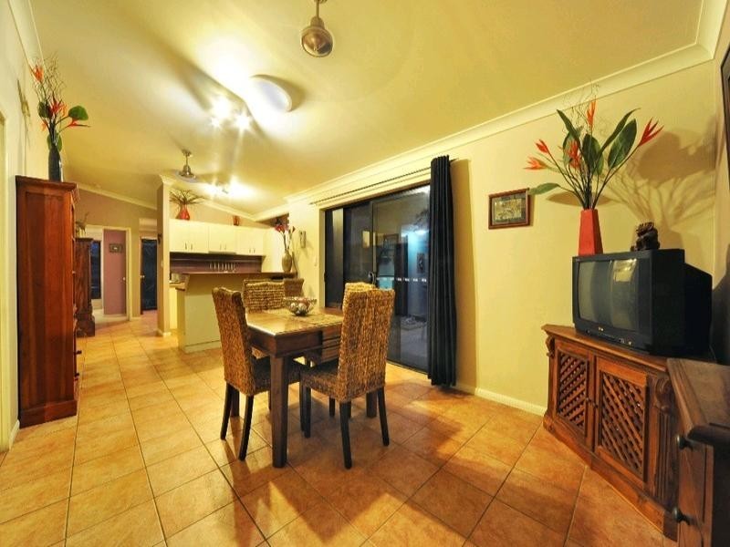 30 Valley Drive, Cannonvale QLD 4802