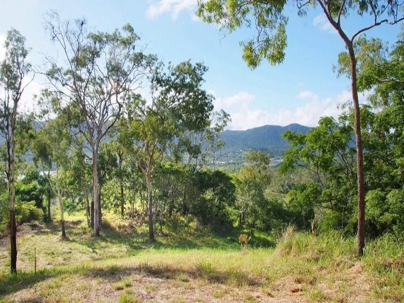 135 Parkland Drive, Cannonvale QLD 4802