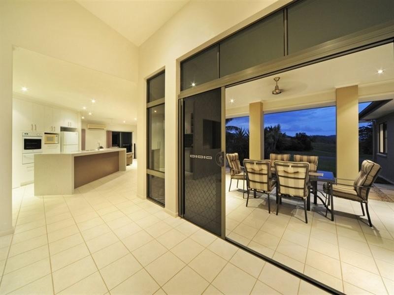 64 Stanley Drive, Cannonvale QLD 4802