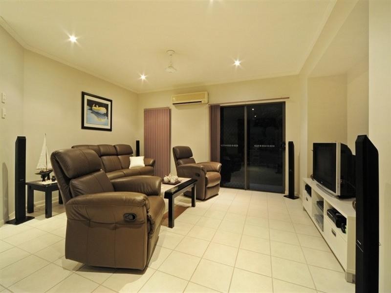 64 Stanley Drive, Cannonvale QLD 4802