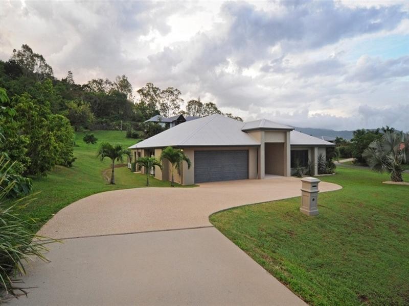 64 Stanley Drive, Cannonvale QLD 4802