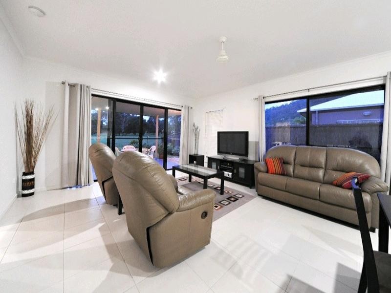 77 Abell Road, Cannonvale QLD 4802