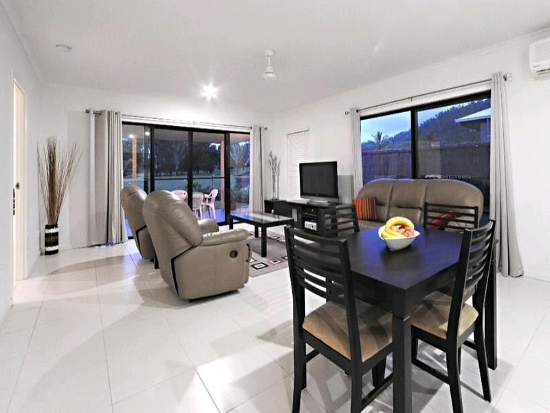 77 Abell Road, Cannonvale QLD 4802