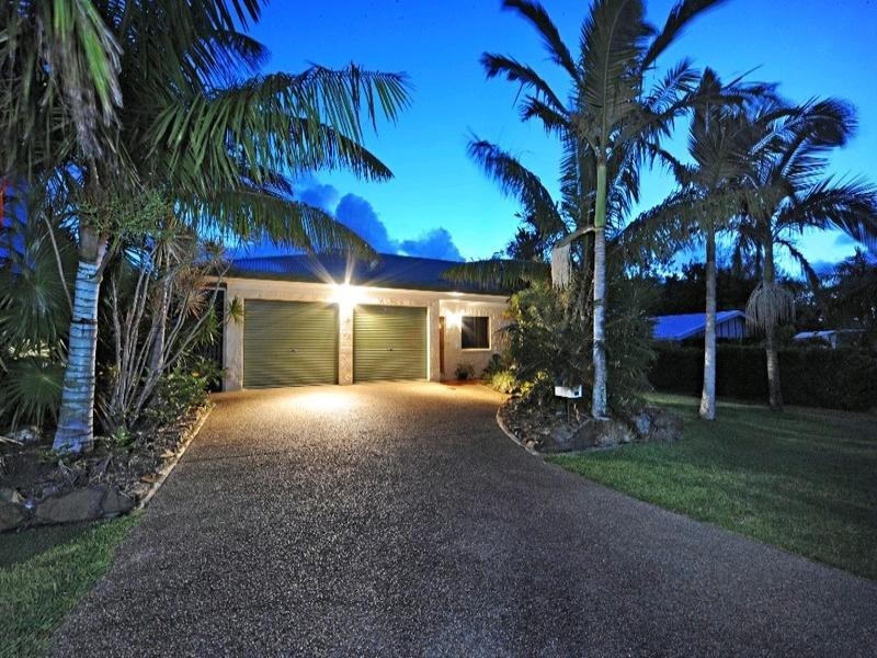 10 Jones Road, Cannonvale QLD 4802