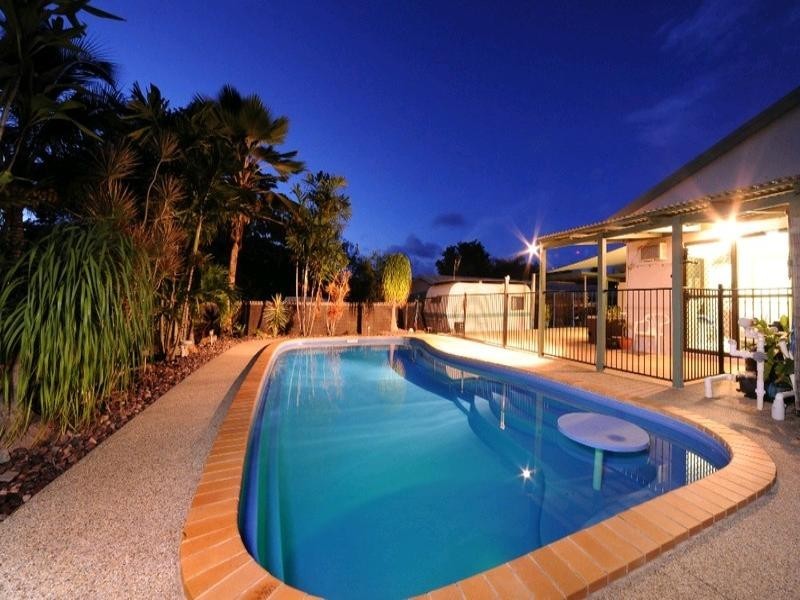 10 Jones Road, Cannonvale QLD 4802