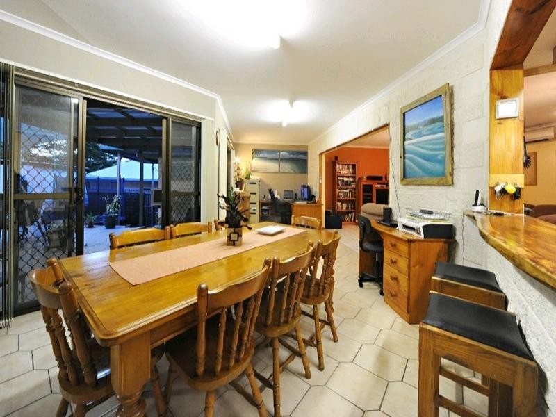 10 Jones Road, Cannonvale QLD 4802