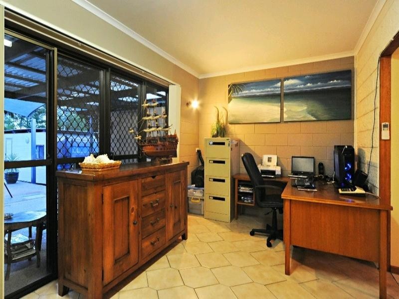 10 Jones Road, Cannonvale QLD 4802