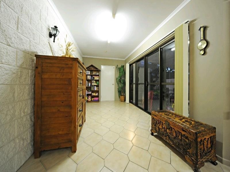 10 Jones Road, Cannonvale QLD 4802