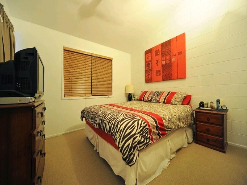 2/4 Border Drive, Cannonvale QLD 4802