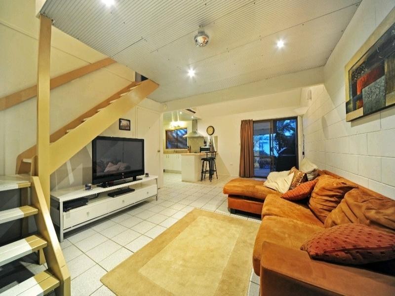 2/4 Border Drive, Cannonvale QLD 4802