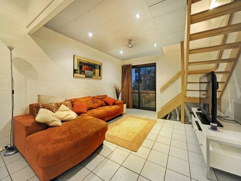 2/4 Border Drive, Cannonvale QLD 4802