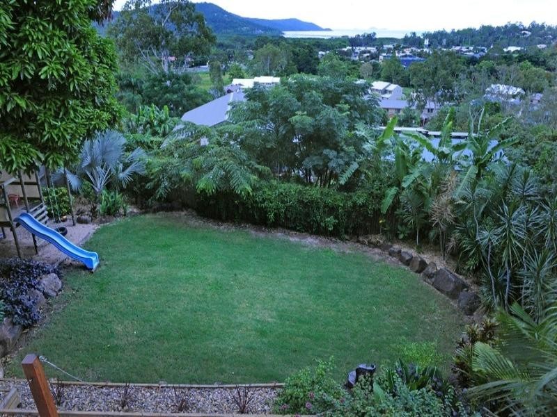 3 Daydream Court, Cannonvale QLD 4802
