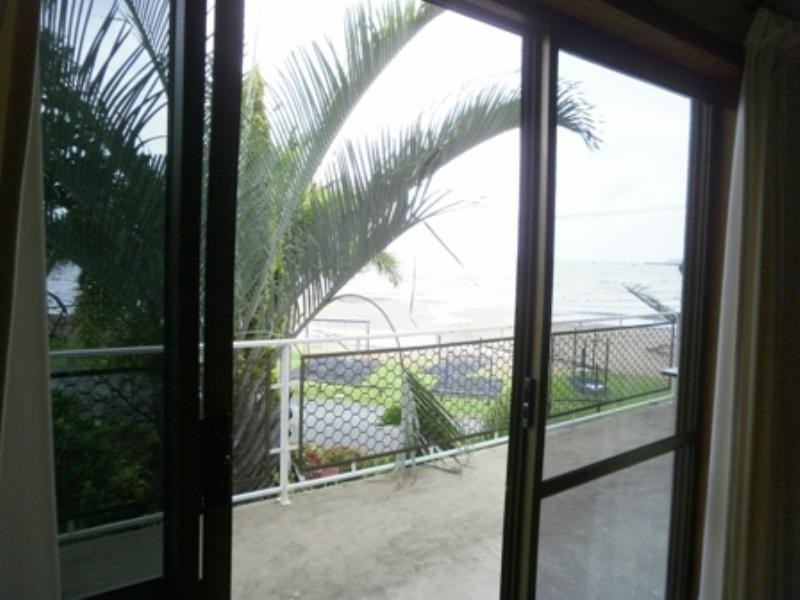 2/34 Coral Esplanade, Cannonvale QLD 4802