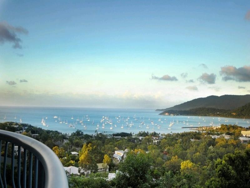 24/2 Nara Avenue, Airlie Beach QLD 4802