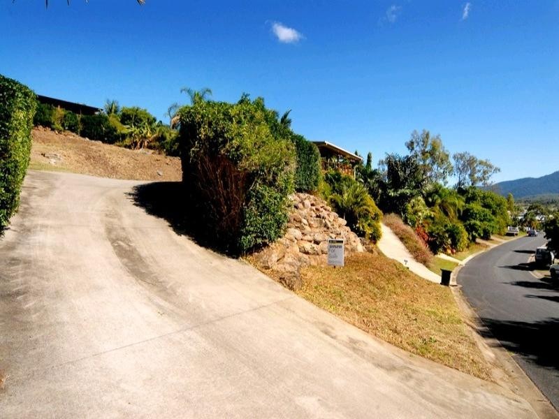 3 South Molle Boulevard, Cannonvale QLD 4802