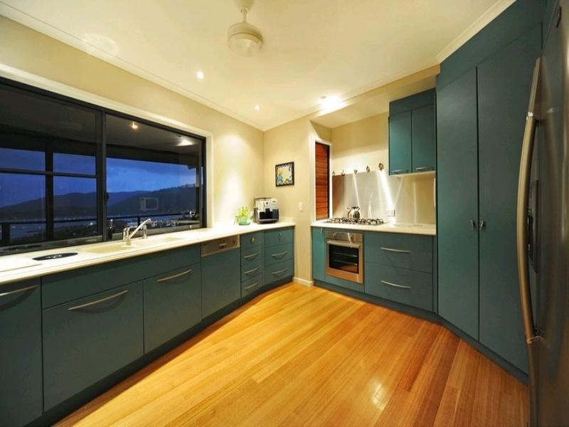 12 Nara Avenue, Airlie Beach QLD 4802