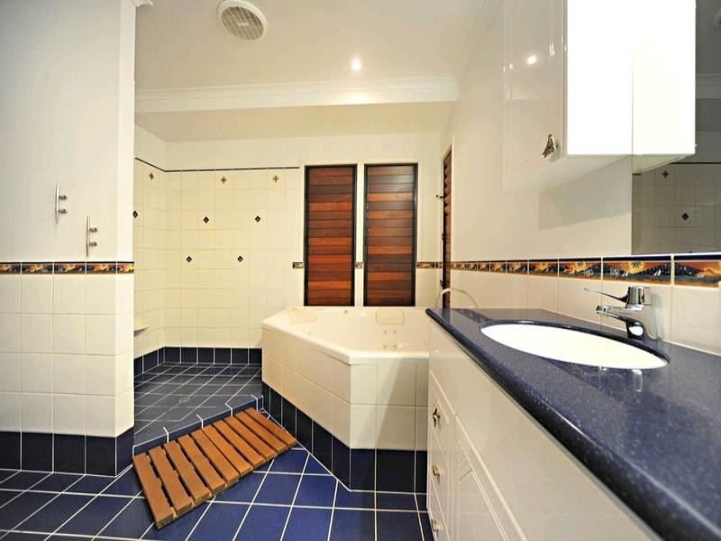 12 Nara Avenue, Airlie Beach QLD 4802