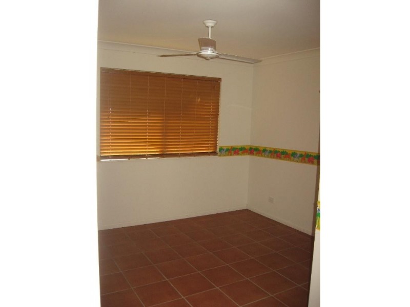 2/12 Duell Road, Cannonvale QLD 4802