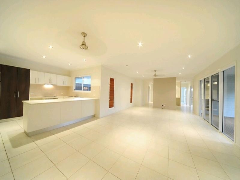 53 Abell Road, Cannonvale QLD 4802